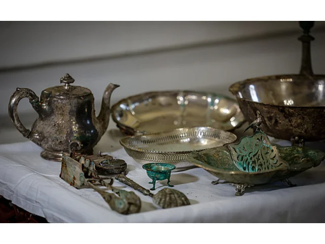 Stříbrný servis, pušky, víno. Zámek na Liberecku ukrýval poklad po Němcích