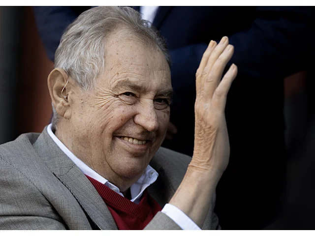 Miloš Zeman je opět v motolské nemocnici, k jeho stavu se vyjádří rodina