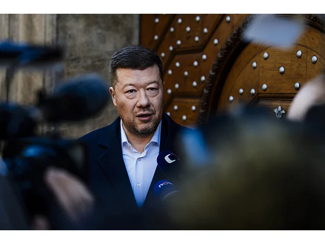 ANO, SPD a Motoristé podepíší koaliční smlouvu. Scházejí se poprvé poslanci