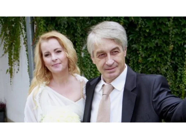 Měl by dát Ivetě už pokoj, rozlítil se vdovec Rychtář nad slovy jejího skladatele, že k němu mluví duch Bartošové