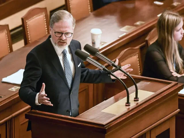 „Neskrývaný rasismus, nenávist, neúcta.“ Fiala a jeho koalice cupují nominaci Okamury do čela sněmovny