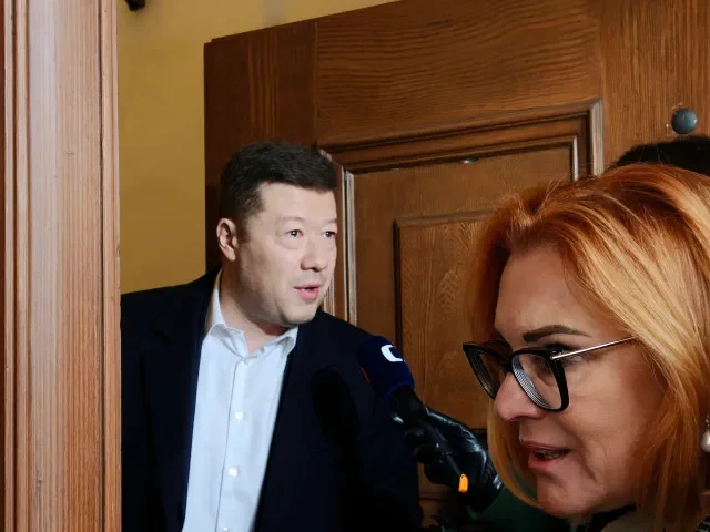 Nová sněmovna poprvé volí. Proti Okamurovi se staví lidovec Bartošek