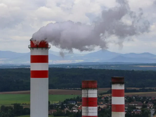 Ústupky z klimatických cílů jsou dílčí, ohrožení průmyslu trvá. Kalousek předpovídá Babišovi katastrofu