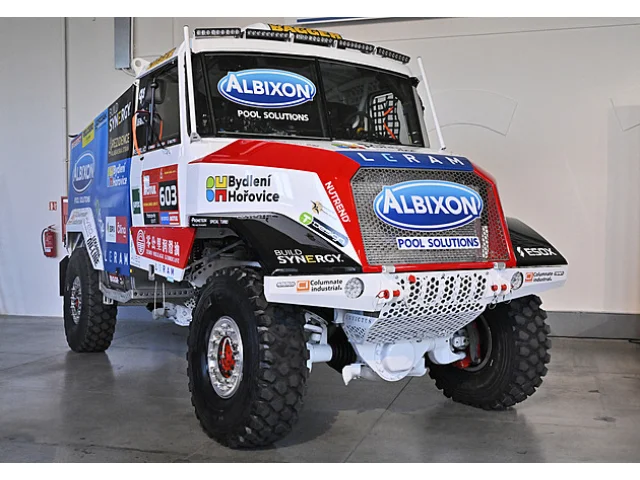 Tým Buggyra představil nový kamion pro Dakar, Šoltys by měl vydělat na nižší váze