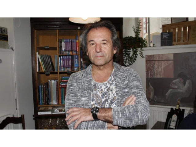 Okamura nechal ze sněmovní budovy odstranit ukrajinskou vlajku. Šándor: Je otázka, co by bylo lepší a co je horší