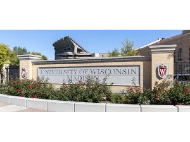 Student porazil ministerstvo školství. Spor o jeho diplom mění přístup k nostrifikacím