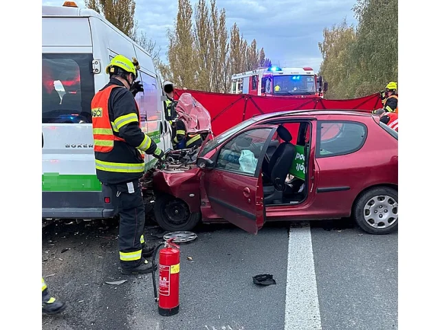 Najela autem do protisměru, osmiletá dcera zemřela. Ženu policie obvinila z vraždy