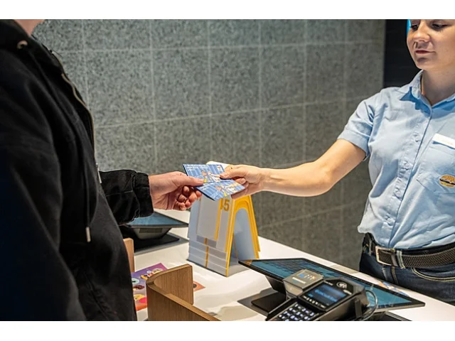 I maličkost pomáhá. Kupte si náplast v McDonald's a podpořte rodiny nemocných dětí