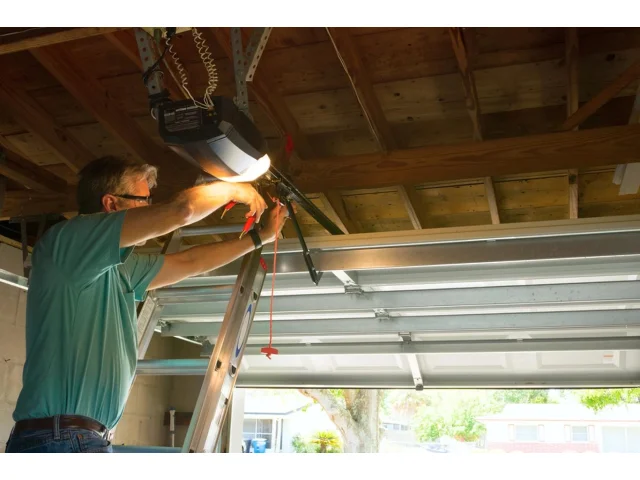 Zloději útočí na garáže: Jak je ochránit před vloupáním i nehodami