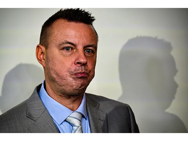 Fridrichová se ptala Rajchla na porno před krbem. Poslanec mluví o bahně a šikaně