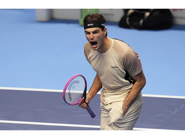 Fritz si při vstupu do Turnaje mistrů poradil s Musettim, večer v akci Sinner