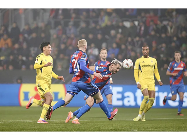 Reprezentaci vypadlo pět hráčů. Köstl povolal nováčky Chaloupka, Ladru a Daňka