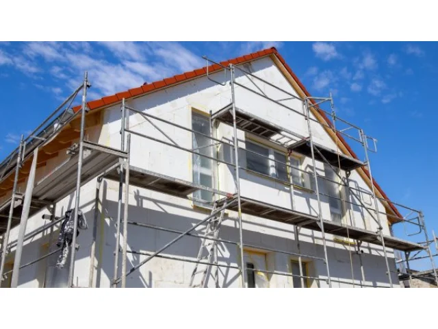 Sto žádostí za hodinu a miliardy na zateplení či fotovoltaiku jsou pryč. Stát zastavil Novou zelenou úsporám. Jak to bude dál?