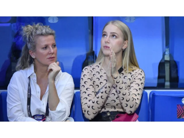 Dvě svatby v rodině. Nejdřív zásnuby Nedvěda s Darou, teď se prstýnkem pochlubila i dcera Ivanka