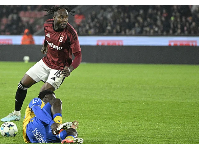 Sparťanům vadilo zdržování.  Ze sedmi minut nastavení byl míč ve hře jen čtyři