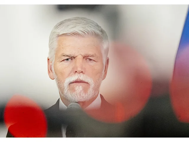 Veřejnost má právo vědět, jak Babiš vyřeší střet zájmů, trvá na svém Pavel