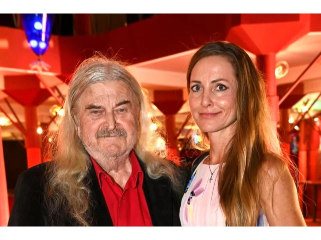 „Jsem rád, že mám zase mladou holku,“ pochlubil se Ringo Čech o 37 let mladší pilotkou