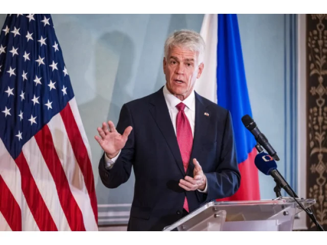 Fiala jednal s americkým velvyslancem, mimo jiné o bezpečnosti