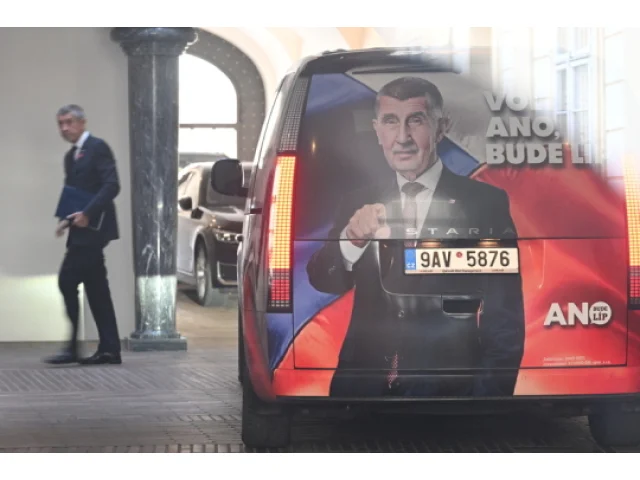 Babiš dorazil na Hrad, s Pavlem bude jednat o programu či střetu zájmů