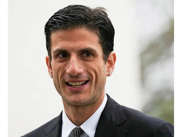 Vnuk JFK chce do Kongresu. Je hvězdou sítí, bratrance Roberta hlasitě kritizuje