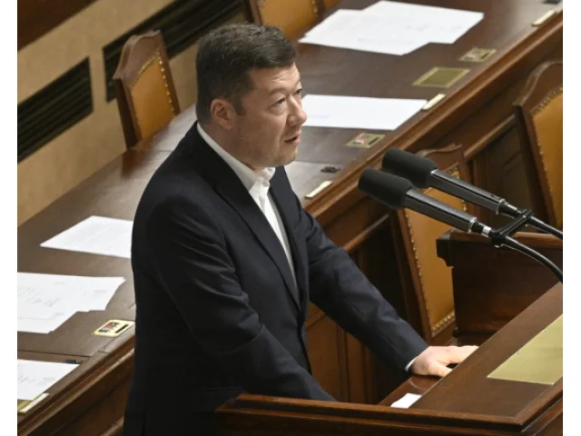 Okamura na Národní nepřijde, zúčastní se piet u Hlávkovy koleje a v Ruzyni