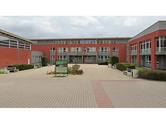 Neřešená šikana, HHC v šatnách. Rodiče hovoří o problémech na říčanské základce