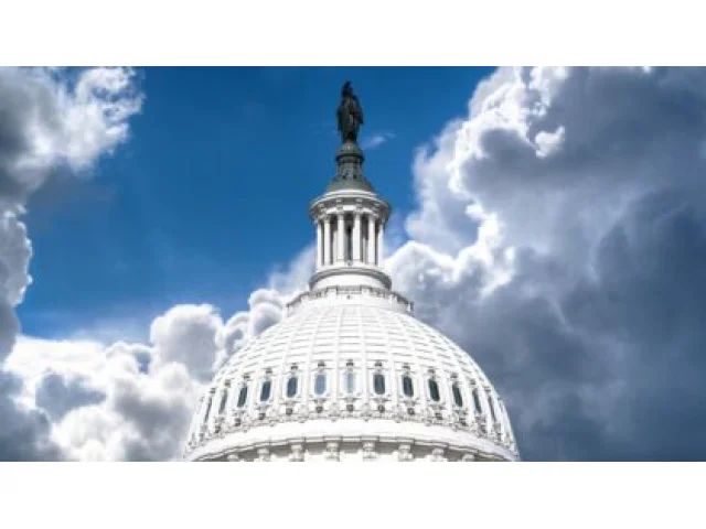 Dolar na konec shutdownu nereagoval, koruna dál sílí