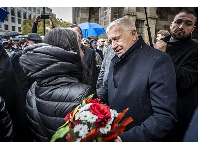 Prezident Pavel se pokouší radikálně měnit ústavní systém, říká Václav Klaus