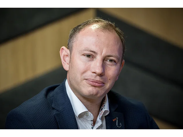 Turek a Rajchl dělají ostudu, tvrdí Zdechovský. V Bruselu obavy nemají, řekl Knotek