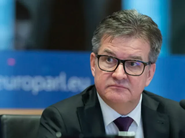 S Epsteinem byl ve styku i slovenský diplomat Lajčák. Tvrdí, že jen společensky, probírali demisi i další kariéru