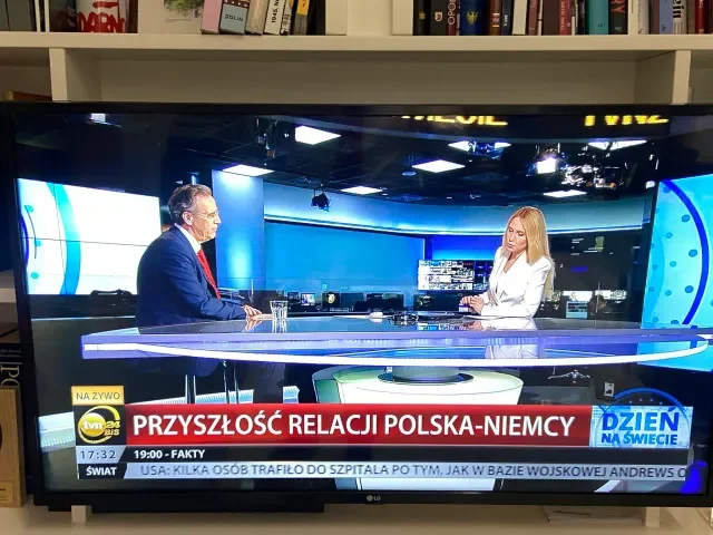 „Výjimečná drzost a arogance německého velvyslance.“ Poláci jsou pobouřeni spojováním reparací s podporou Putina