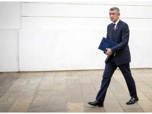 Babiš nutí prezidenta ke špinavé práci, nechce nic nemožného, míní politologové