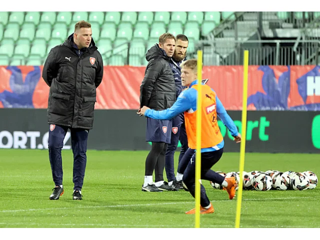 Köstl: Chceme si získat fanoušky. Zvažoval povolání Eduarda, Chorý bude připravený