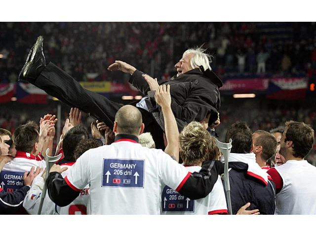 Když fanoušky nároďák těšil... Jak před 20 lety Česko slavilo poslední postup na MS