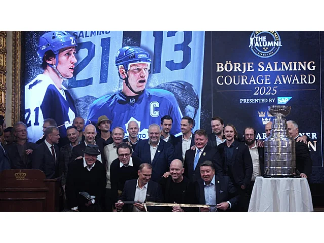 NHL na slavnostní akci ve Stockholmu ocenila torontskou legendu Sundina