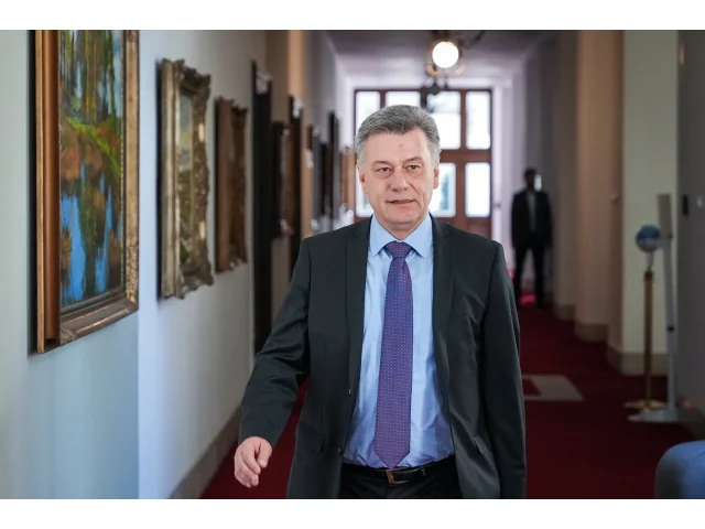 Blažek složil další báseň o Babišovi, Topolánek mu odpověděl vlastními verši