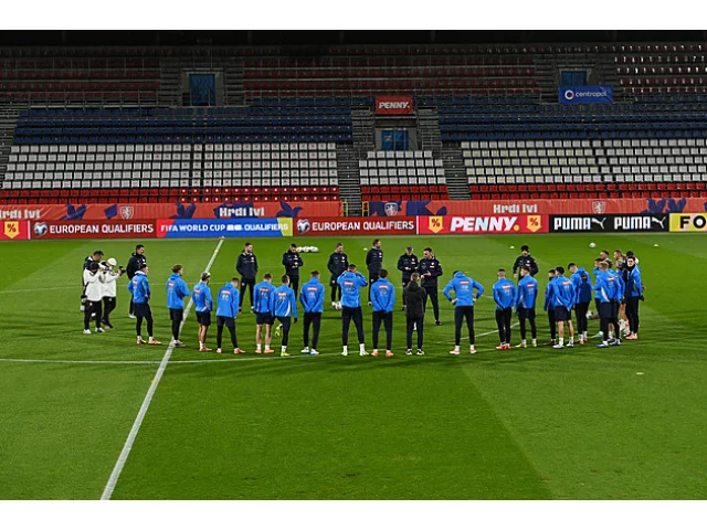 Na Gibraltar i se Součkem, přejí si čtenáři. Váhají, koho vedle Karabce se Schickem