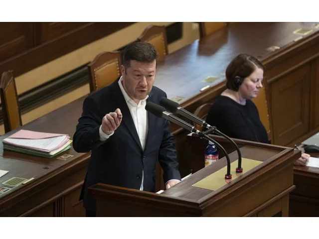 Nová vláda chce do ústavy právo na hotovost. Slováci jej mají, zdůvodnil Okamura