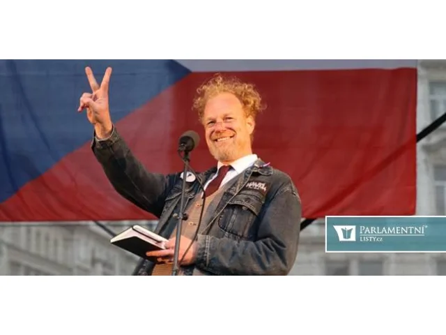 „Dali nám ochutnat žranici, teď budeme platit.“ Po 17. listopadu úplně jiní umělci