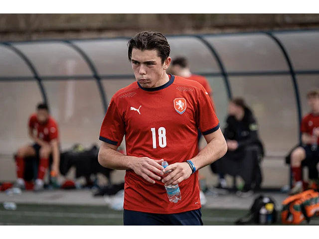 Buffon nasázel hattrick, českou devatenáctku dotáhl k postupu z prvního místa