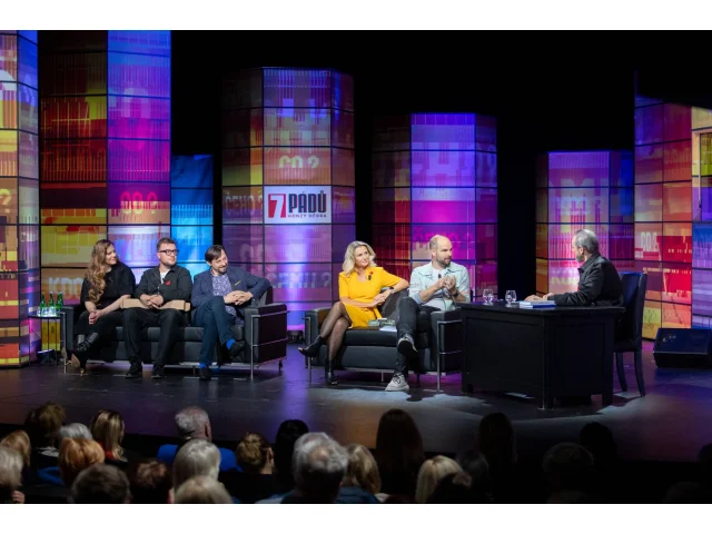 7 pádů Honzy Dědka: Nesvačilová o odsávačce, Latinák o růžových teplácích, Maxián o dětech a Sováková o Iráku