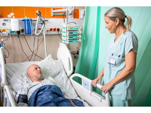 Mrtvice už nečeká na starší ročníky: Ostravští lékaři zachraňují stále mladší pacienty