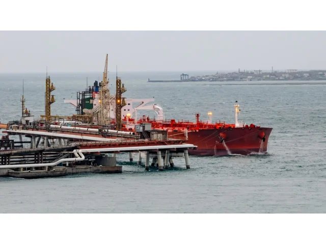 Ruský export ropy narazil v Novorossijsku. Opravy váznou, termíny také