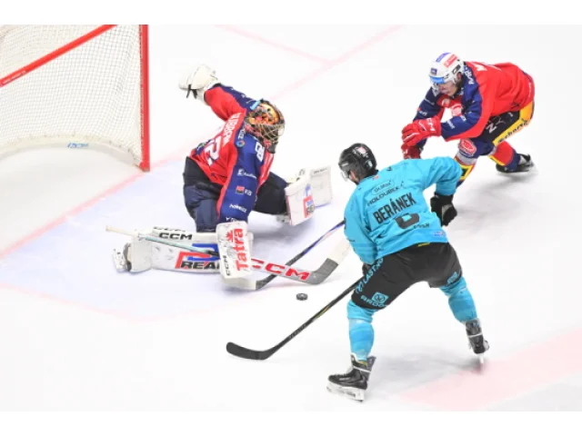 Hokejisté Pardubic zdolali Karlovy Vary, první výhru má brankář Subban