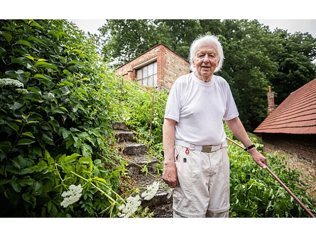 Zemřel akademický malíř Jiří Kaloč, autor Sochy domu a milovník Orlických hor