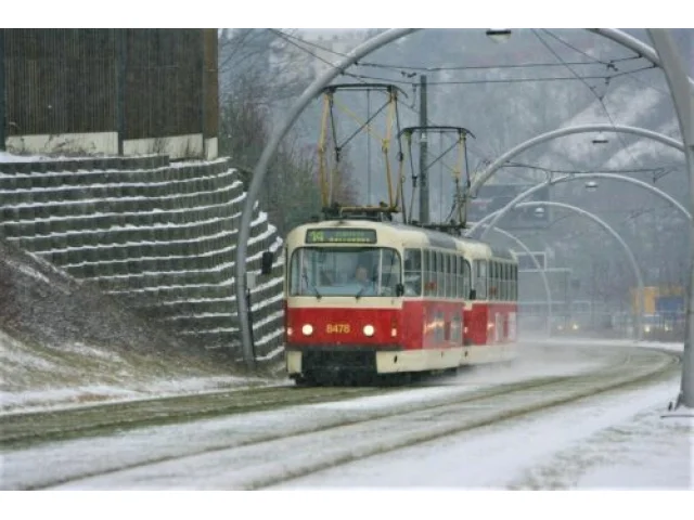 Sníh, mráz a sněhové jazyky. V Česku se bude dál ochlazovat
