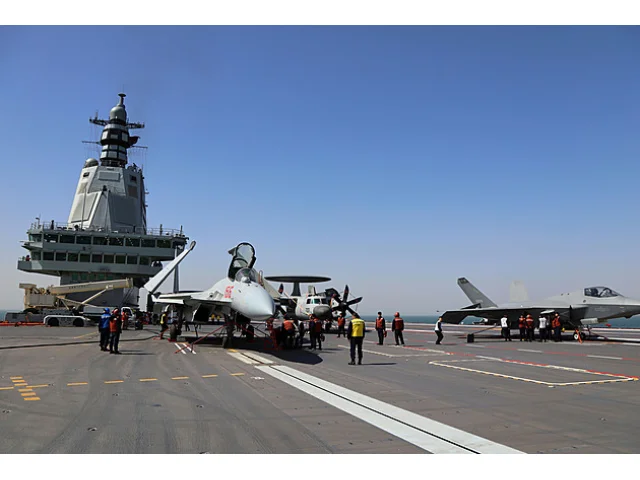 VIDEO: Čínská letadlová loď Fu-ťien dokončila první velké cvičení na moři