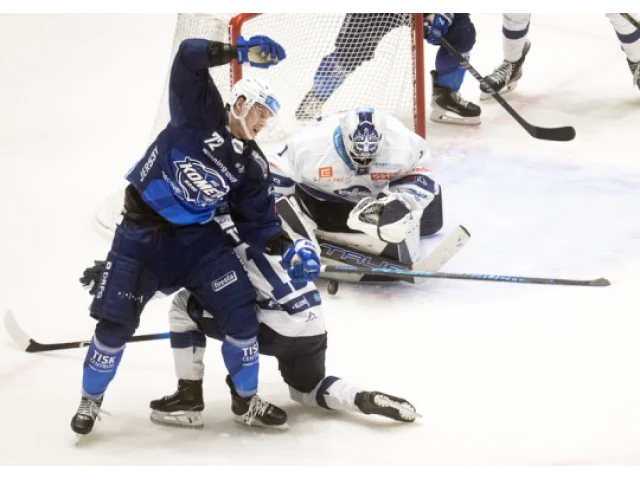 Flek zařídil třemi body výhru hokejistů Komety v Kladně 4:1