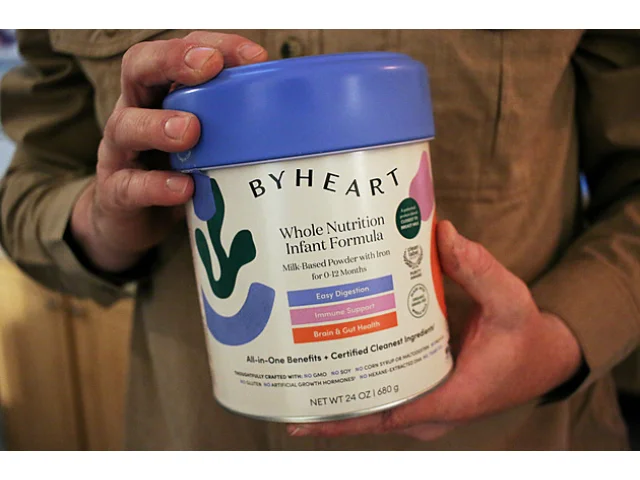 Botulotoxin v dětských výživách. Amerikou otřásá kauza přiotrávených kojenců