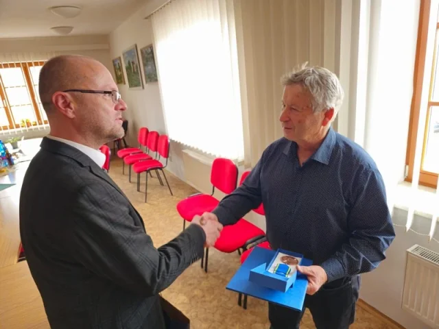 Hejtman Netolický ocenil dalšího starostu za více než 30 let v čele obce